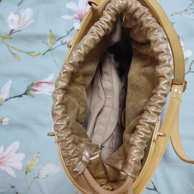 Borsa da donna in plastica lucida