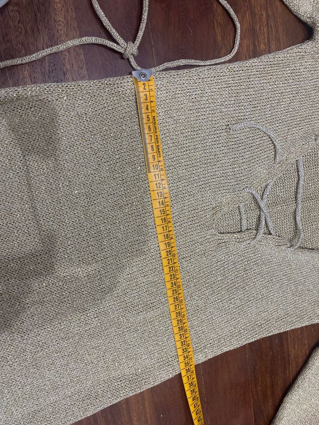 Vestido ibicenco dorado con abertura a un lado