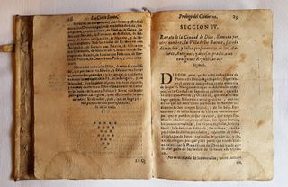 Libro antiguo La Corte Santa (1670) y marcapáginas