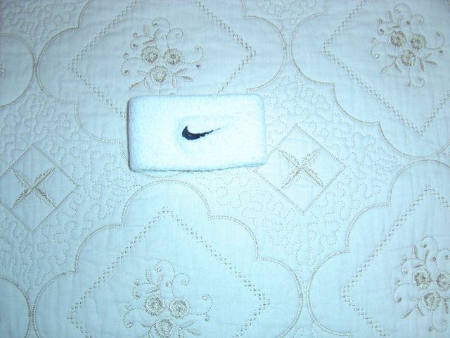 Muñequera Nike blanca 