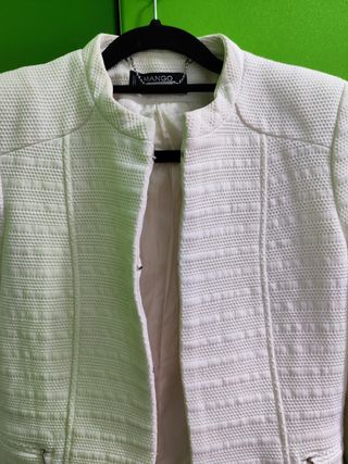 Americana color crema preciosa !!