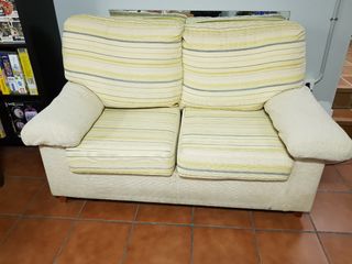 Sofá de dos plazas