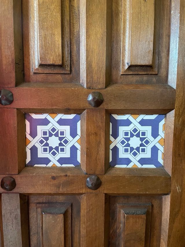 Mobile Bar con sgabelli arte spagnola