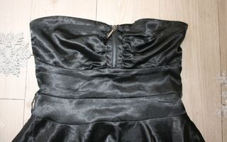 VESTIDO PALABRA DE HONOR NEGRO TUL ESTILO PINUP