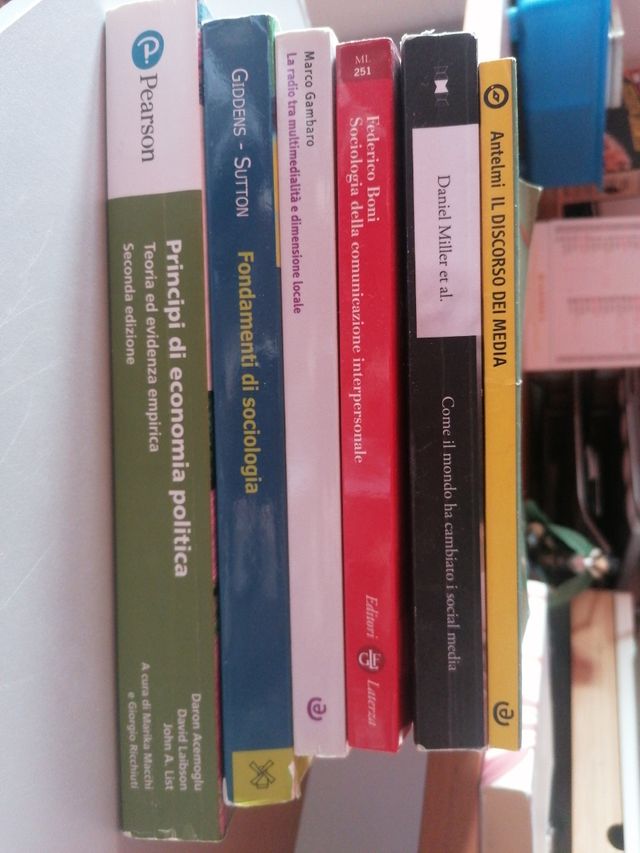 Lotto libri universitari