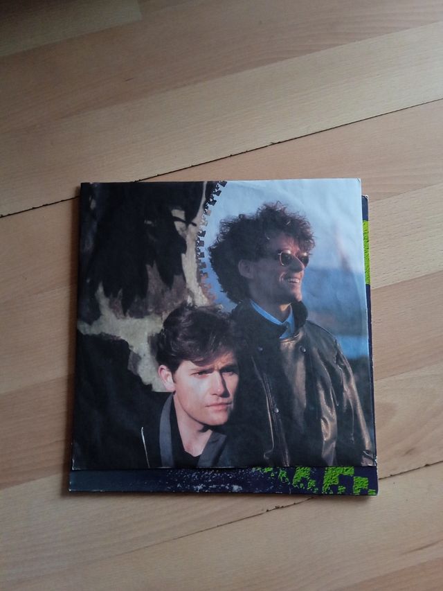 Simple Minds. Street fighting years