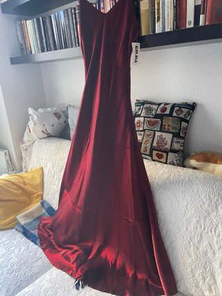 vestido rojo fuego + fular + flor