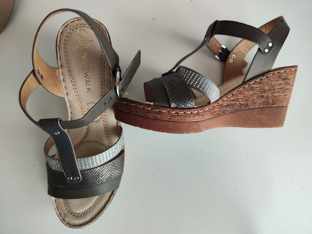 Sandalias piel n. 37 colore grises.