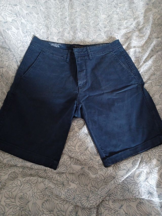 Bermudas azul marino