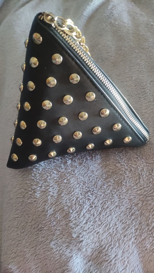 Bolso triangular de mano