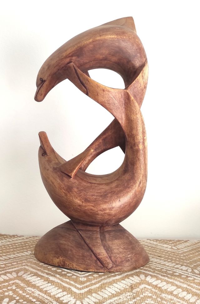 Figura decorativa delfines. Madera