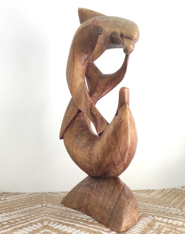 Figura decorativa delfines. Madera