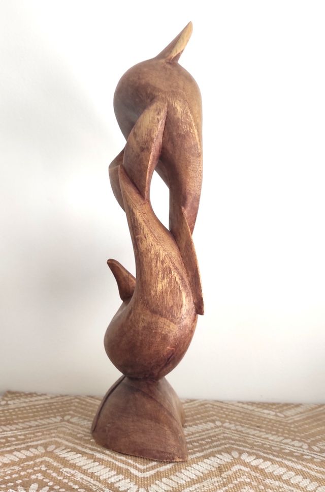 Figura decorativa delfines. Madera