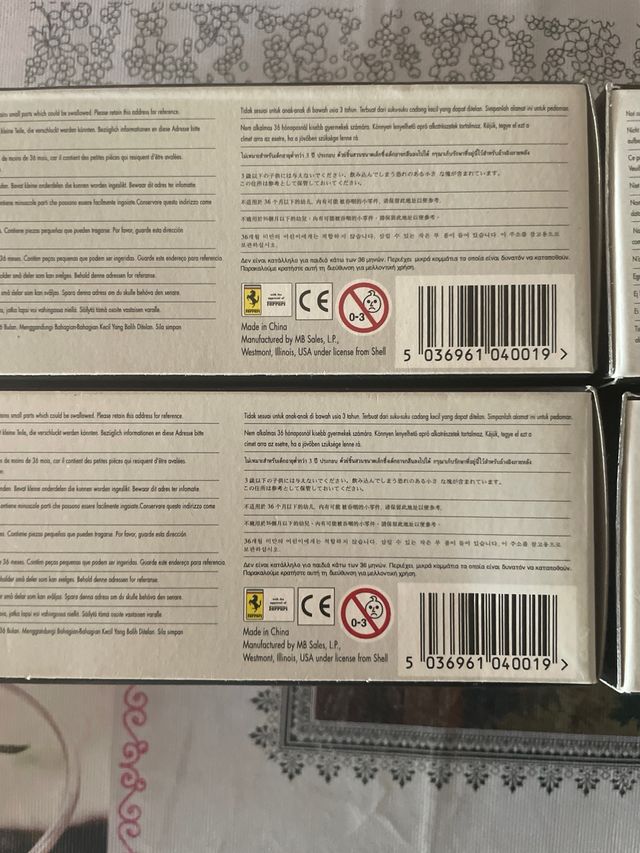 4 vetture Ferrari in scala 1/36