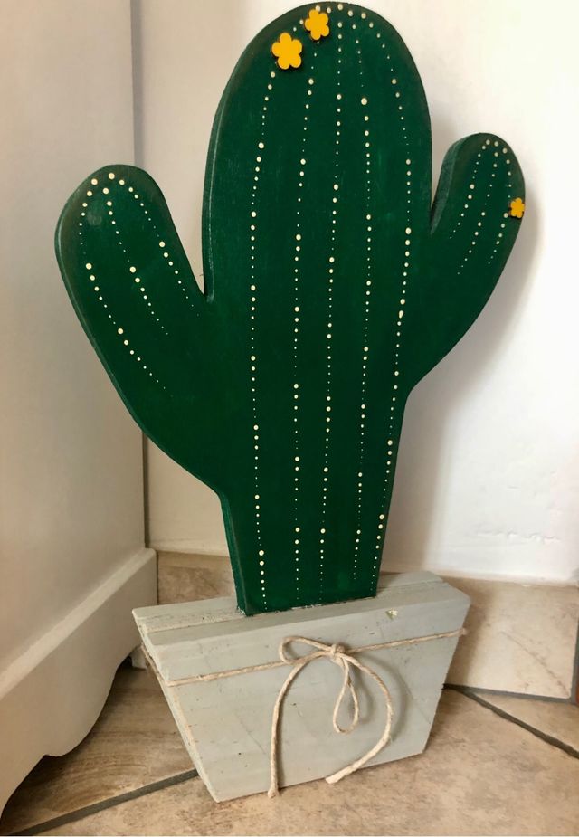 Soprammobile in legno