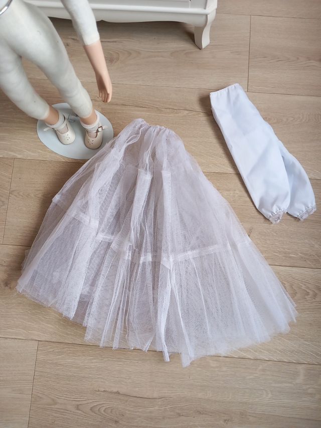 Vestido muñeca de porcelana