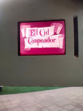 Diapositivas antiguas + proyector