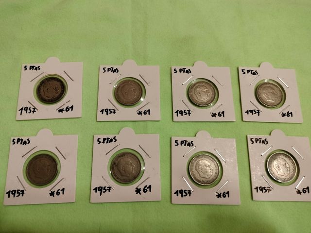 8 monedas de 5 pesetas de franco