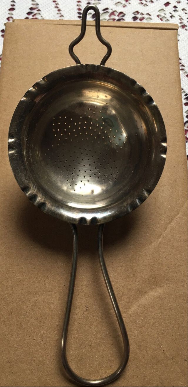 Antiguo colador de té