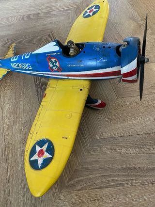 Maqueta de vuelo circular Boeing P-26 Peashooter