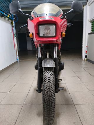 Se vende Kawasaki gpz 400 FII