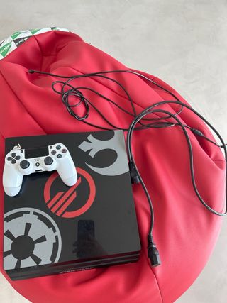 play 4 pro star wars , con mando y cable cargador
