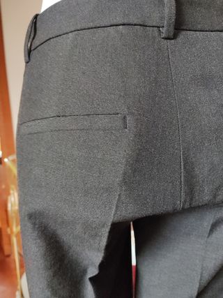 Pantalone donna nero. Zara. 36