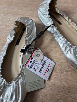 Nuevas - bailarinas piel plateadas de Zara