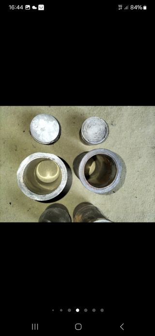 Se vende 4 pistones con 4 cilindros de renault 8