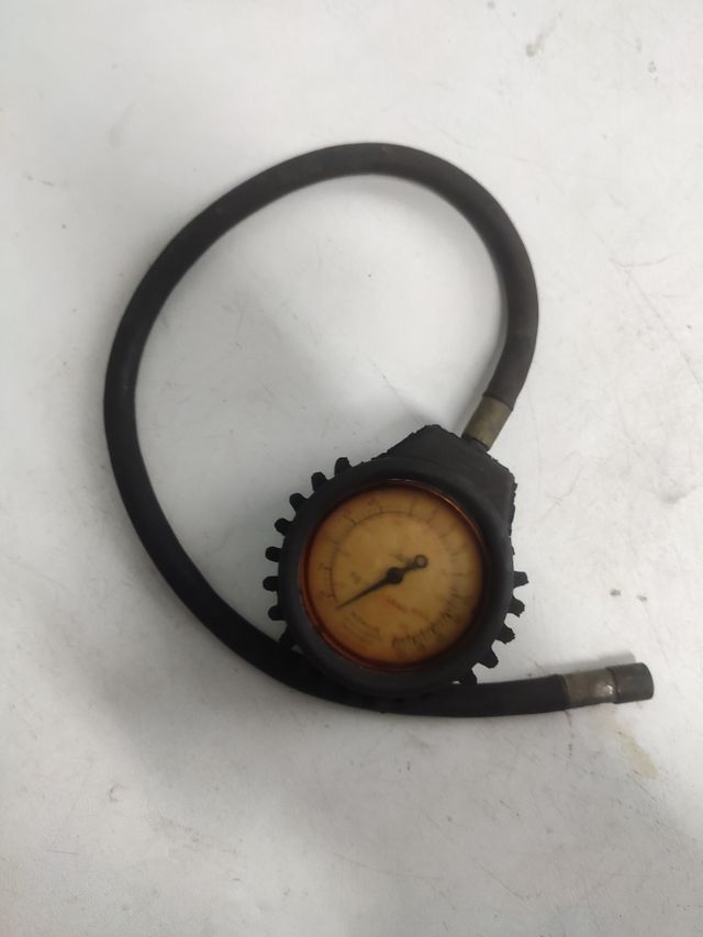 Manómetro antiguo Michelin