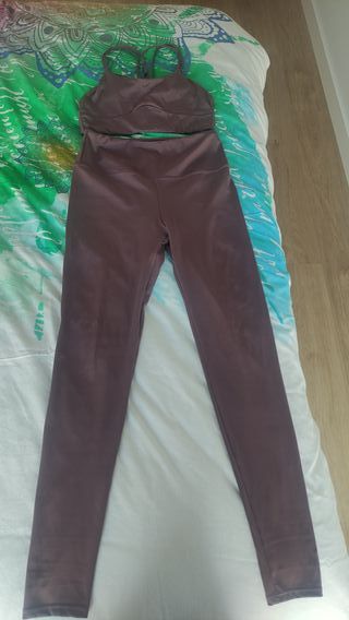 Conjunto leggings y top