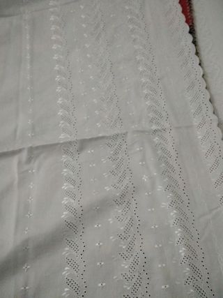 Lenzuola di lettino ricamato