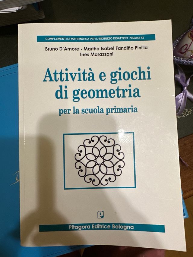 libro Attività e giochi di geometria