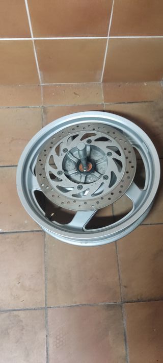 Llanta delantera moto Kymco Venox 250