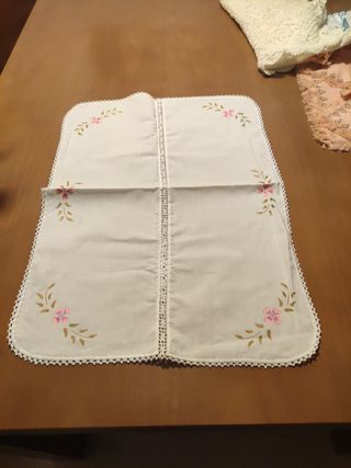Funda de cojín ,servilletero y manteles