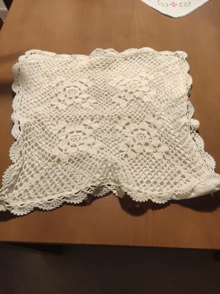 Funda de cojín ,servilletero y manteles