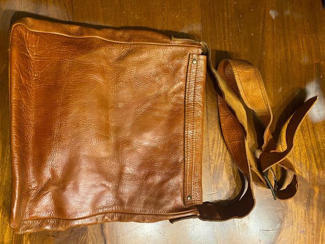 Bolsa de piel marrón Aguapatagonia