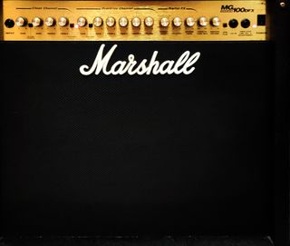 Amplificador Marshall MG 100 DFX.