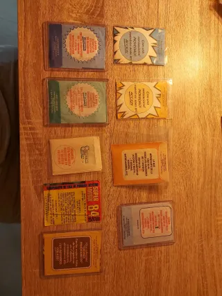 Sobres antiguos de cromos de fútbol .