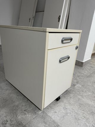 Archivador Ikea  62 fdo x.45 an y 63 alto