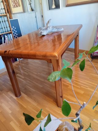 Mesa madera maciza y sillas a juego