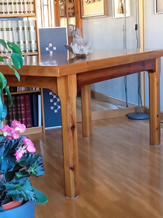 Mesa madera maciza y sillas a juego