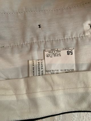 traje chaqueta gris