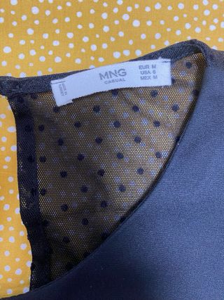 Vestido negro con topos Mango