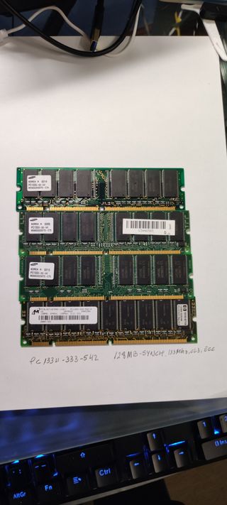 RAM antigua; módulo 128MB RAM