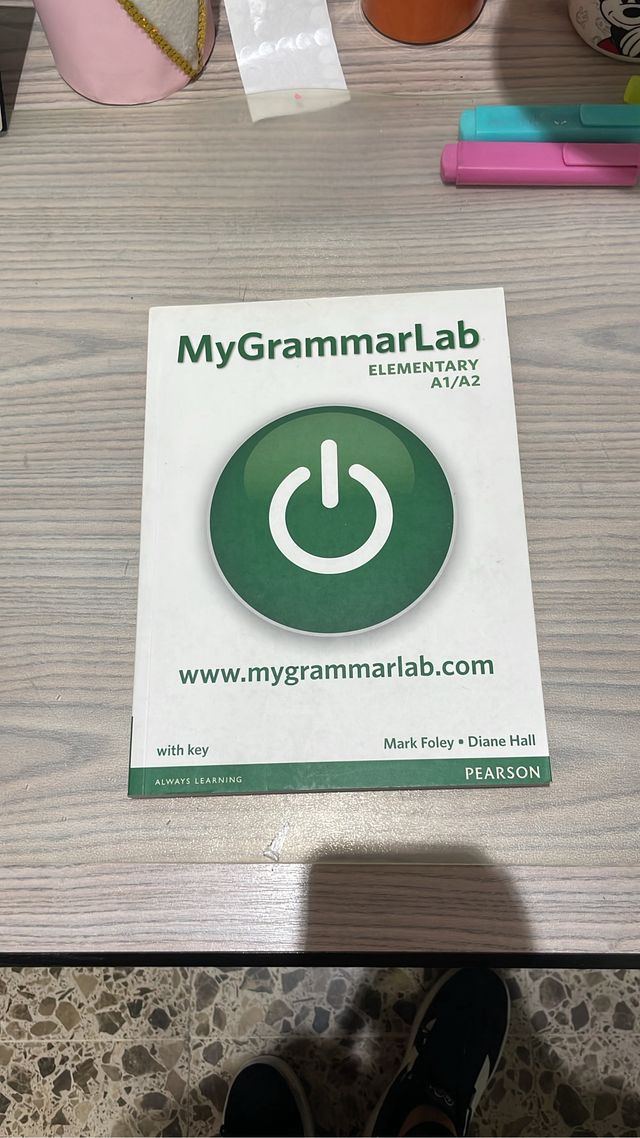 Libro nivel A1-A2 ingles para estudiar