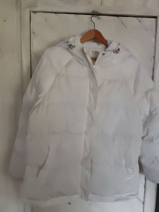 Abrigo Storets convertible blanco.
