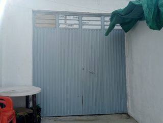 Puerta de hierro galvanizado