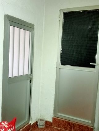 Puerta de hierro galvanizado