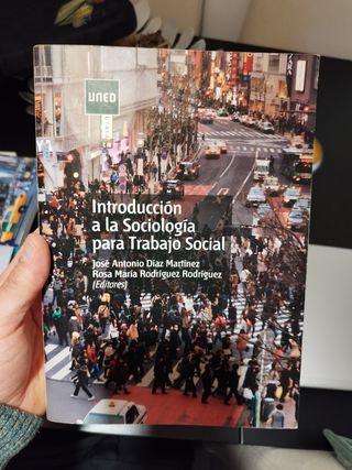 Introducción a la sociología para trabaj